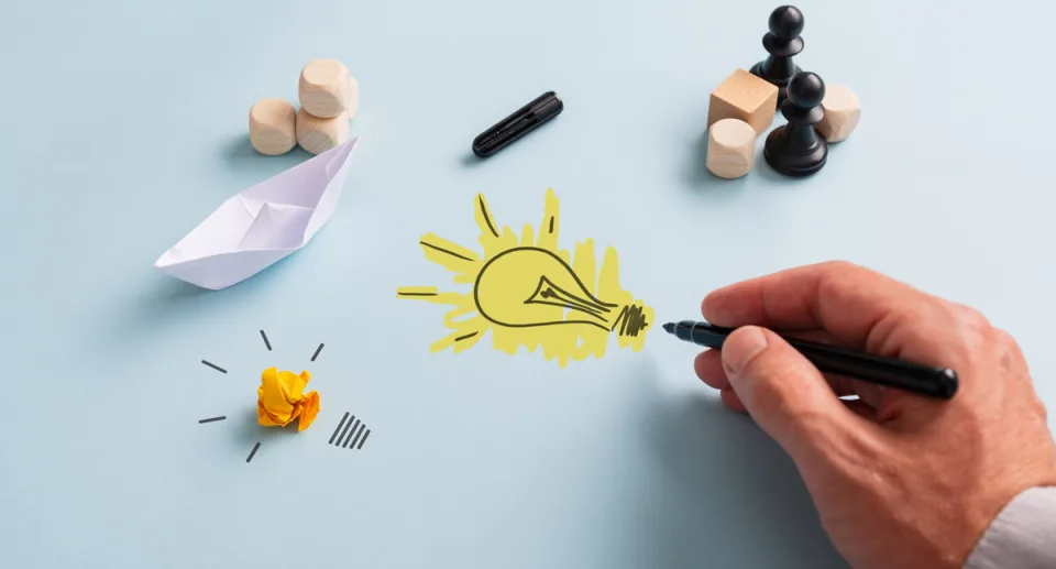 Ilustracija strateškog promišljanja i inovacijske strategije za poslovni razvoj, Marketing & Living metodologija.